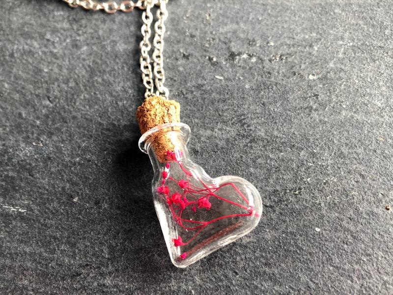 Kette Mit Echten Blüten Kette Mit Echten Blüten von MadeByChristineNL