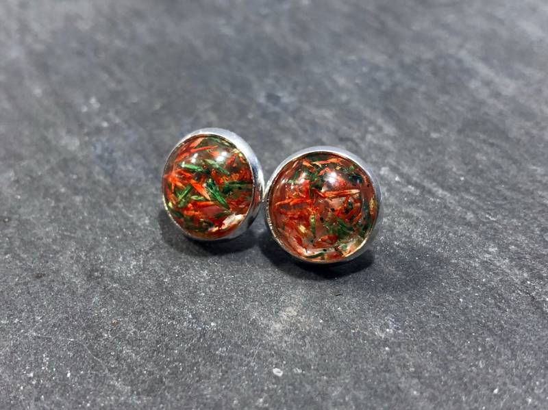 Ohrstecker Mit Echten Getrockneten Blumen Ohrstecker Mit Echten Getrockneten Blumen von MadeByChristineNL