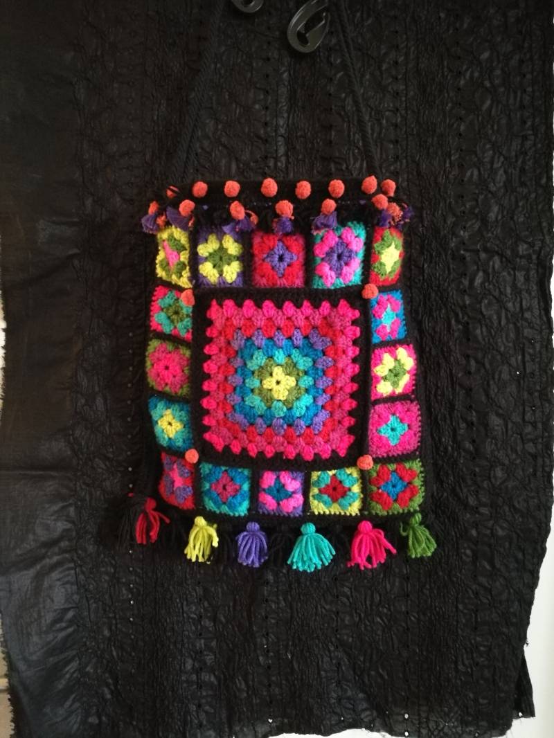 Kunterbunte Grannytasche Kunterbunte Grannytasche von MadeByErnestine
