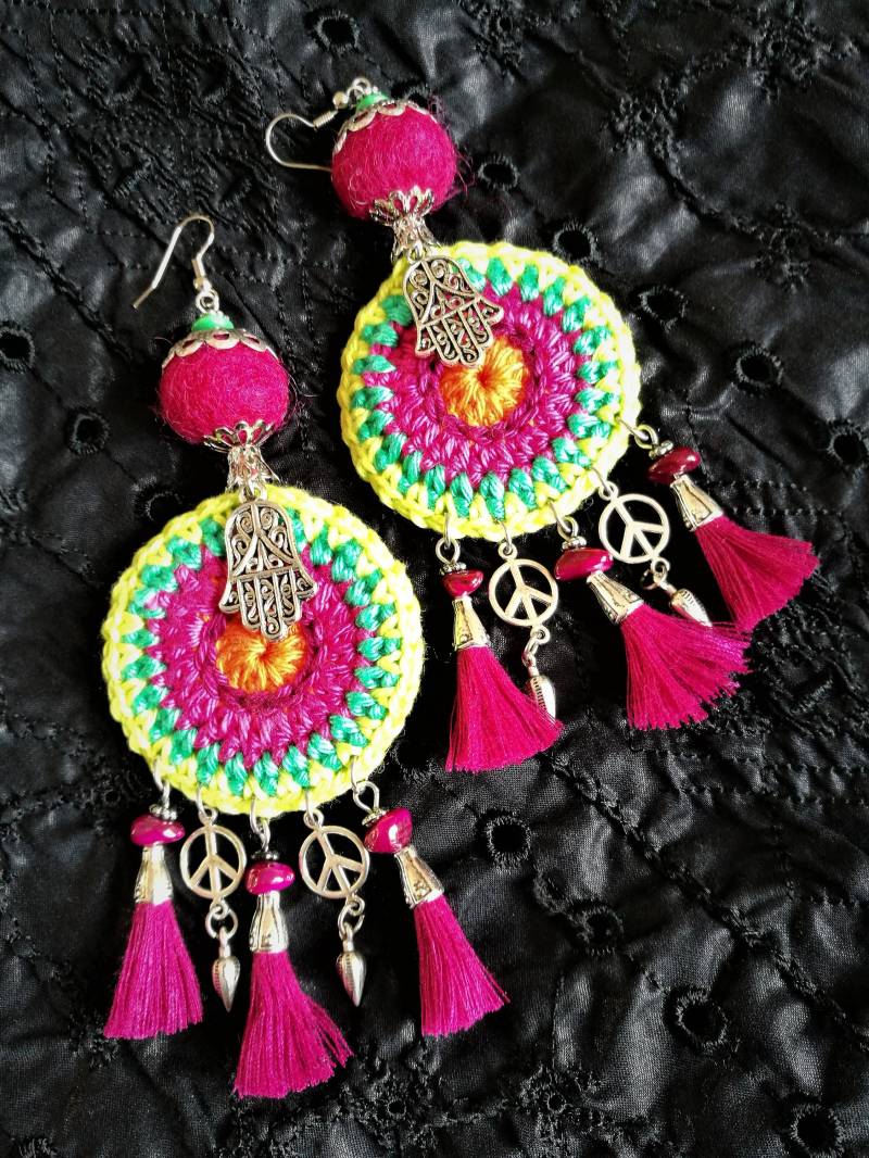 Ohrhänger Mit Häkelmandala Ohrhänger Mit Häkelmandala von MadeByErnestine