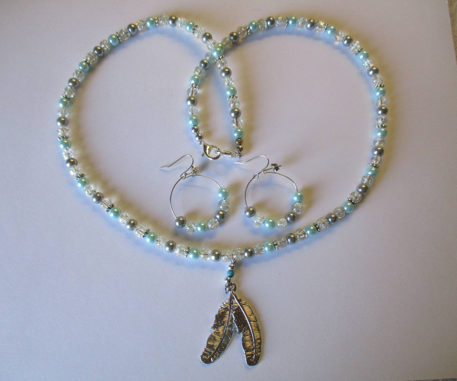 Aqua Grün & Grau Perlen Halskette Mit Passenden Ohrstecker - # 559 Aqua Grün & Grau Perlen Halskette Mit Passenden Ohrstecker - # 559 von MadeByGoldie