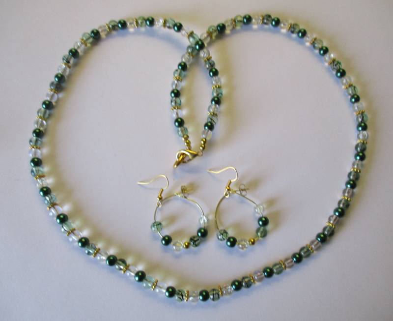 Ausgefallene Halskette Mit Passenden Ohrstecker - # 581 Ausgefallene Halskette Mit Passenden Ohrstecker - # 581 von MadeByGoldie