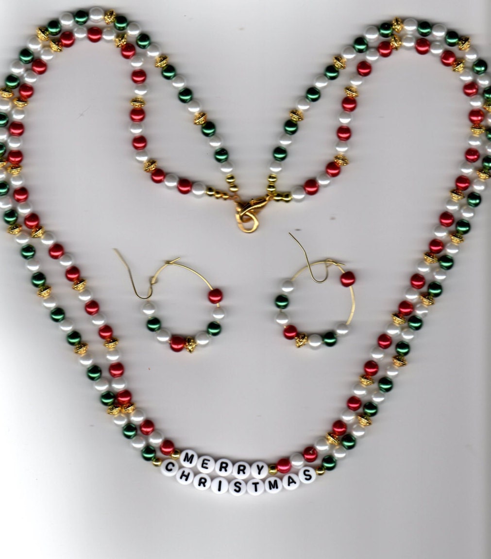 Perlenkette Weihnachten Mit Passenden Ohrstecker Perlenkette Weihnachten Mit Passenden Ohrstecker von MadeByGoldie