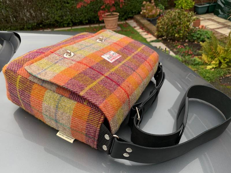 Harris Tweed Ipad Pro Messenger Tasche Handgemachte Tablet Tasche von MadeByGrandad