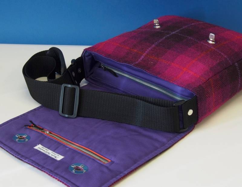 Kompakte Schlanke Harris Tweed Messenger Satchel 10x10 von MadeByGrandad