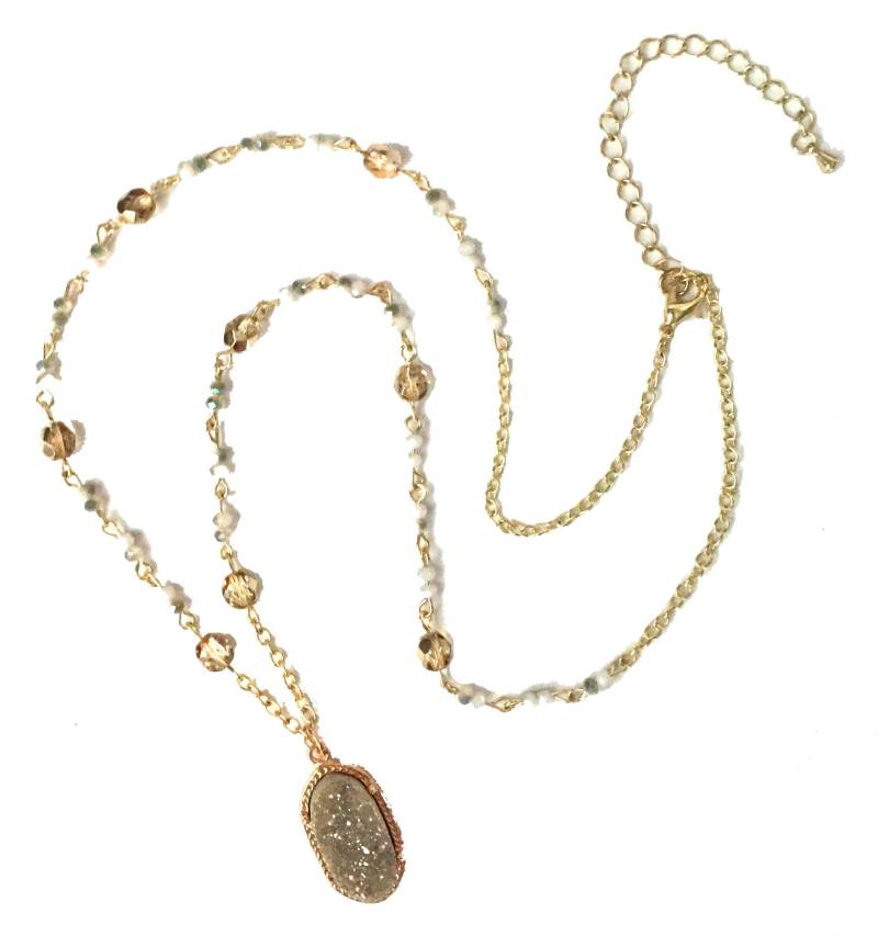 Taupe Druzy Halskette Taupe Druzy Halskette von MadeByMills