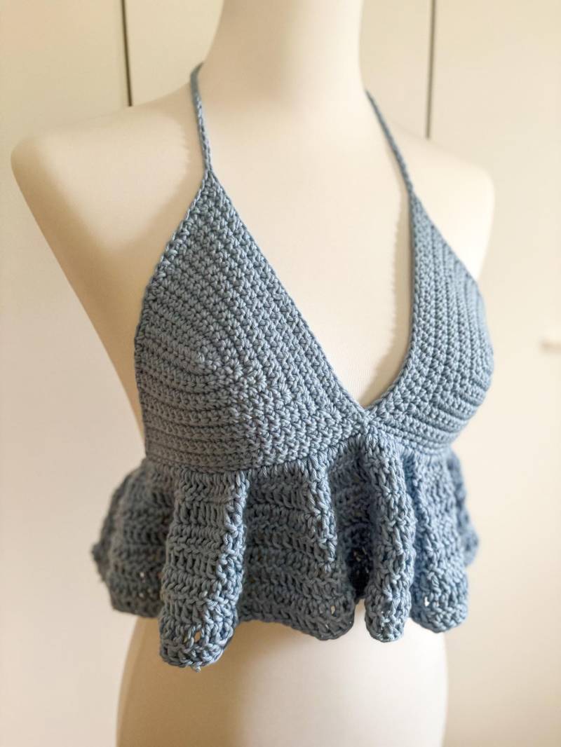 Einfarbig Gehäkeltes Rüschen-Croptop - Handmade Sommertop Im Boho Stil Festival Häkeloberteil Damen Farbe & Größe Wählbar Einfarbig Gehäkeltes Rüschen-Croptop - Handmade Sommertop Im Boho Stil Festival Häkeloberteil Damen Farbe & Größe Wählbar von MadeByNellyShop