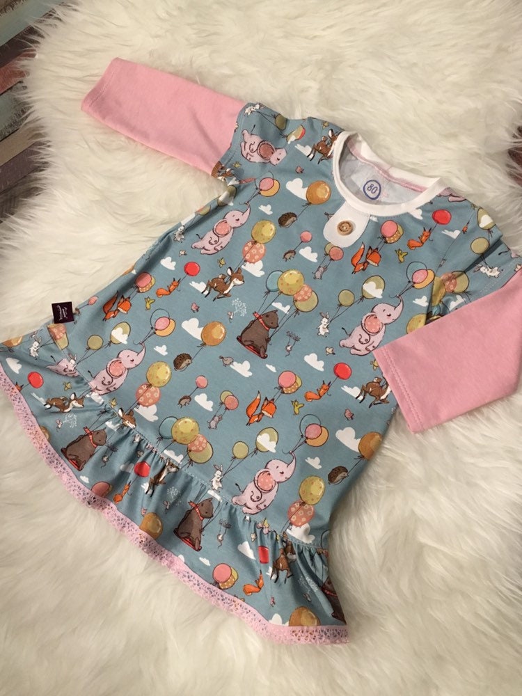 Süsses Kleidchen Mit Rüschen "Tiere" Gr. 80 Süsses Kleidchen Mit Rüschen "Tiere" Gr. 80 von MadeForMailin