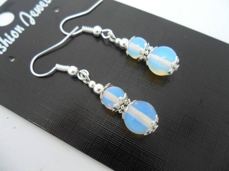 Ein Paar Hübsche Hand Gemacht Opalite Dangly Ohrringe Ein Paar Hübsche Hand Gemacht Opalite Dangly Ohrringe von MadeInEngland63