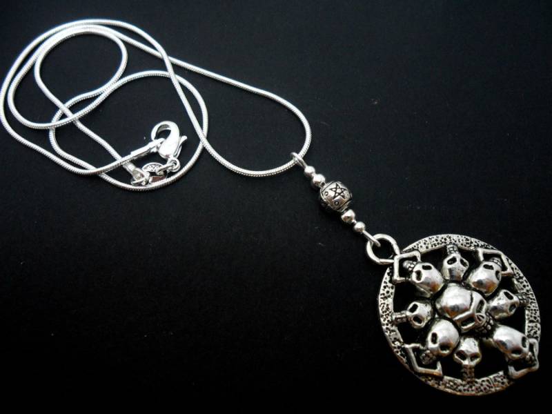 Ein Wunderschöner Totenkopf-Anhänger Aus Tibetsilber Ein Wunderschöner Totenkopf-Anhänger Aus Tibetsilber von MadeInEngland63