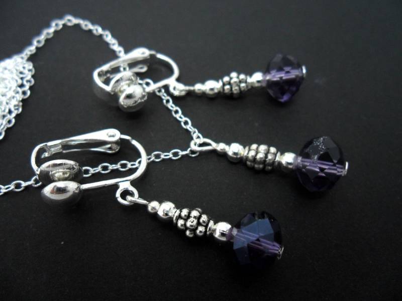 Eine Handgefertigte Lila Kristall Perlen Kette Und Clip Am Ohrring Set Eine Handgefertigte Lila Kristall Perlen Kette Und Clip Am Ohrring Set von MadeInEngland63