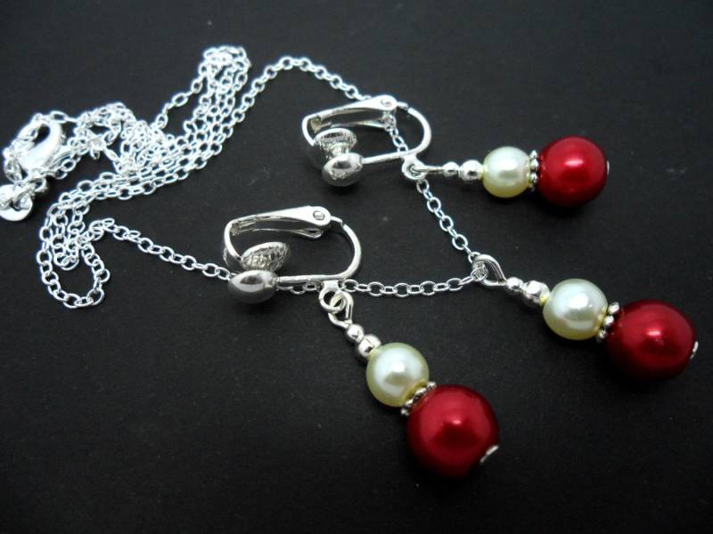 Eine Handgemachte Rot Und Elfenbein Glasperlen Kette Clip Am Ohrring Set Eine Handgemachte Rot Und Elfenbein Glasperlen Kette Clip Am Ohrring Set von MadeInEngland63