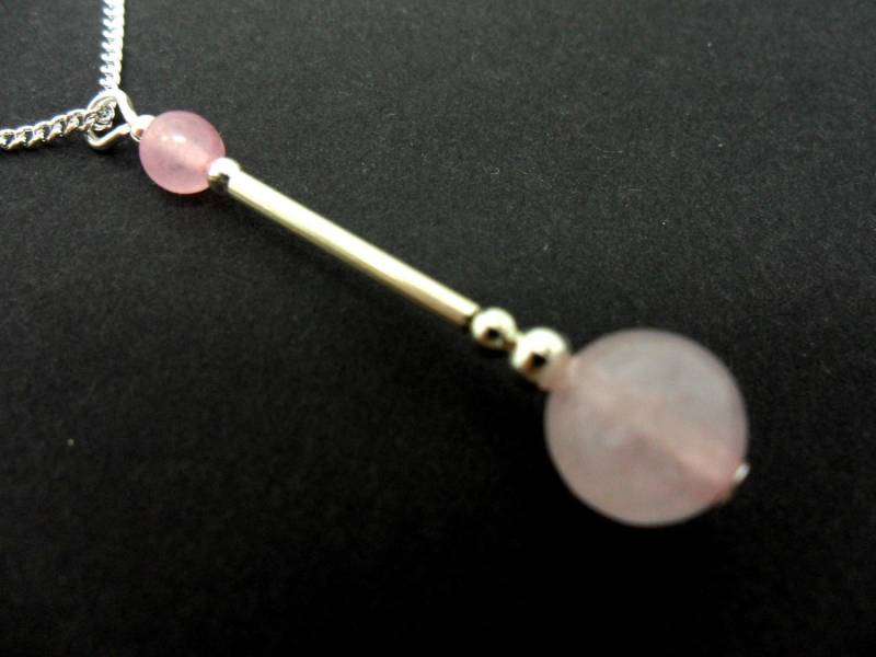 Eine Schöne Kleine Rosa Jade Perlen Versilbert Anhänger Halskette Eine Schöne Kleine Rosa Jade Perlen Versilbert Anhänger Halskette von MadeInEngland63