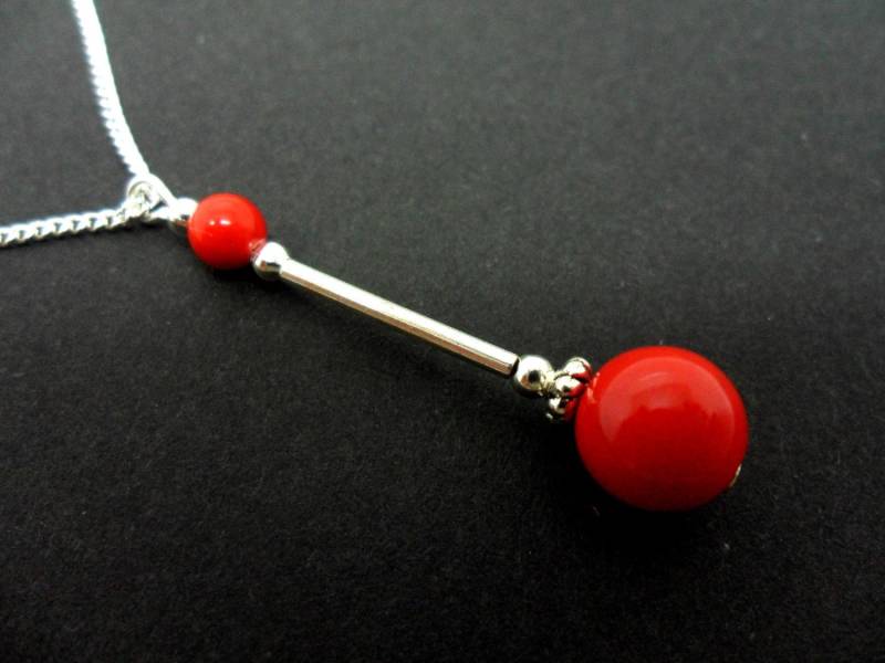 Eine Schöne Kleine Rote Koralle Perle Silber Überzogene Anhänger Halskette Eine Schöne Kleine Rote Koralle Perle Silber Überzogene Anhänger Halskette von MadeInEngland63