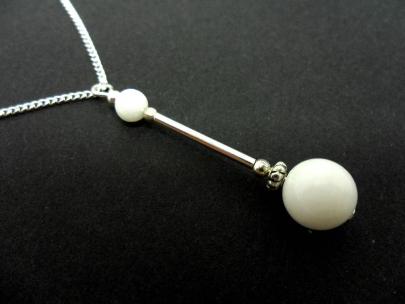 Eine Schöne Kleine Weiße Jade Perlen Versilbert Anhänger Halskette Eine Schöne Kleine Weiße Jade Perlen Versilbert Anhänger Halskette von MadeInEngland63
