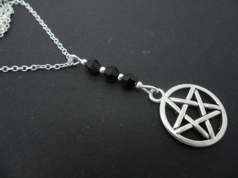 Eine Wunderschöne Kleine Schwarze Kristallperle Pentagramm/Pentangle Charm Tibetsilber Anhänger Halskette Eine Wunderschöne Kleine Schwarze Kristallperle Pentagramm/Pentangle Charm Tibetsilber Anhänger Halskette von MadeInEngland63