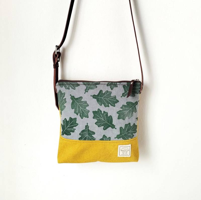 Umhängetasche „Oak Leaves" Aus Polsterstoffen Und Leder. Handgefertigter Druck. Grün Senf. Für Sie. Gelb Grau. Geschenk Umhängetasche „Oak Leaves" Aus Polsterstoffen Und Leder. Handgefertigter Druck. Grün Senf. Für Sie. Gelb Grau. Geschenk von MadeInTarrio