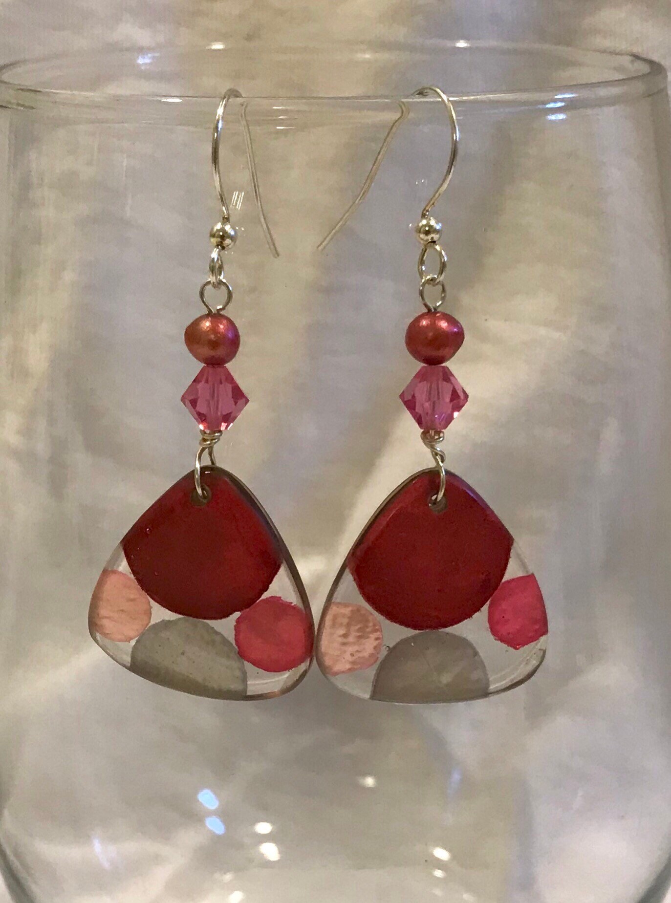 Multicolor Rosa Kristall, Perle, Polka Dot & Silber Perlen Statement Tropfen Ohrringe Schmuck von MadeMarianJewelry