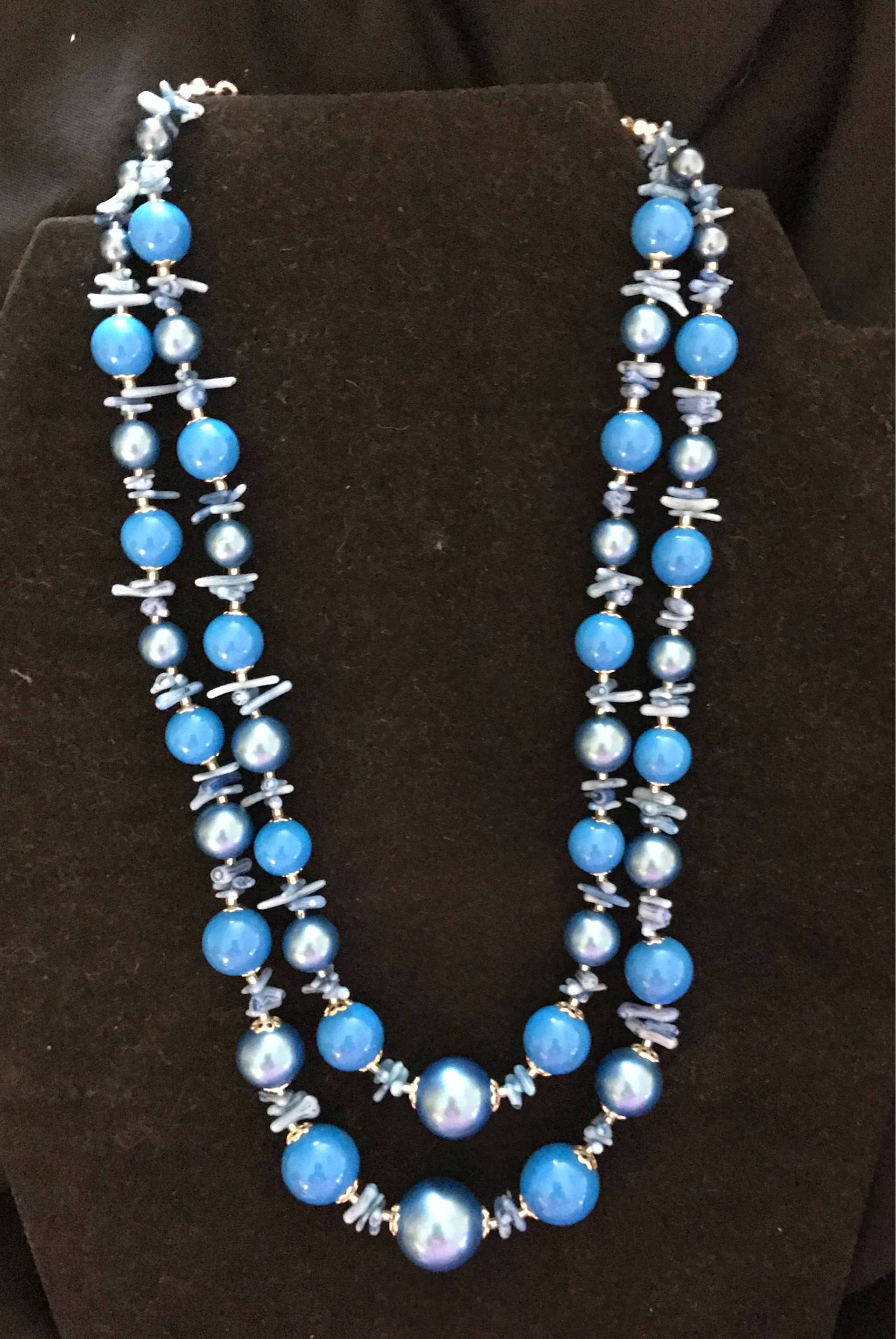 Vintage Inspiriert Blaue Perle, Lucite Perle & Gefärbte Koralle Multistrand Perlen Halskette Mit Silber Verstellbaren Verschluss von MadeMarianJewelry