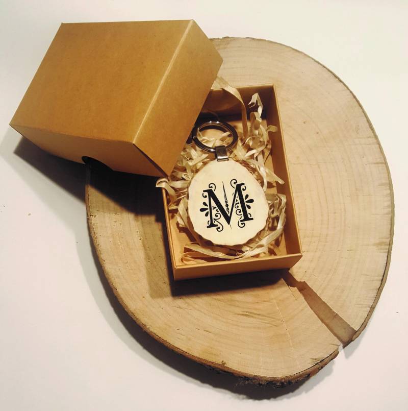 Personalisierter Hirsch Horn Schlüsselanhänger Gravur Anfangsmonogramm Geschenk von MadeWithLoveByAleksi