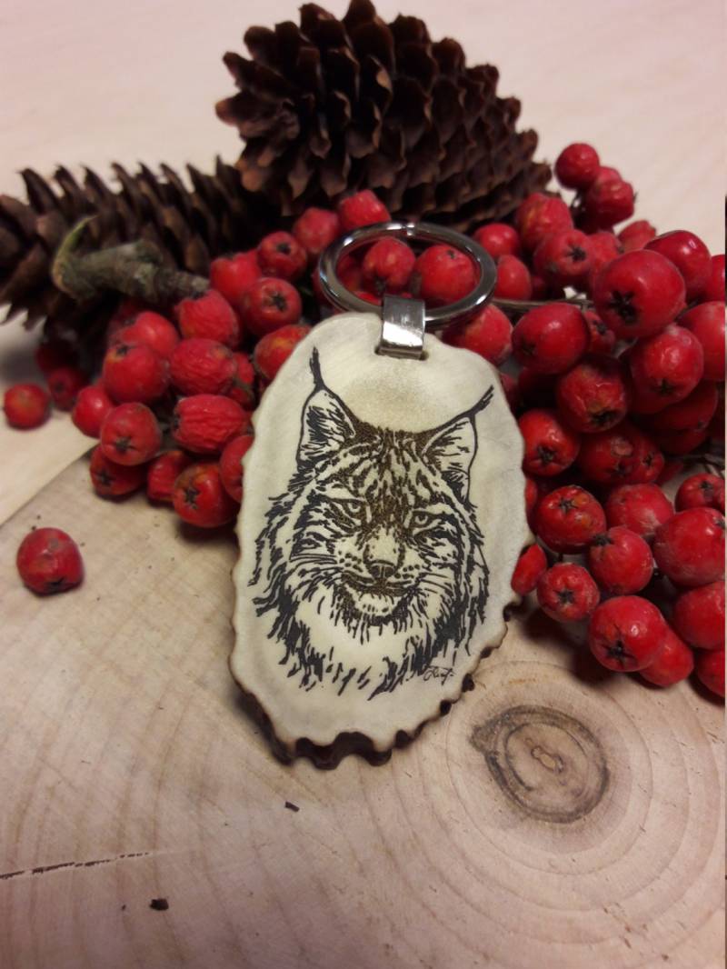 Schlüsselanhänger Mit Gravur Luchs Handgefertigtes Hirschhorn Geschenk Zur Jagd von MadeWithLoveByAleksi
