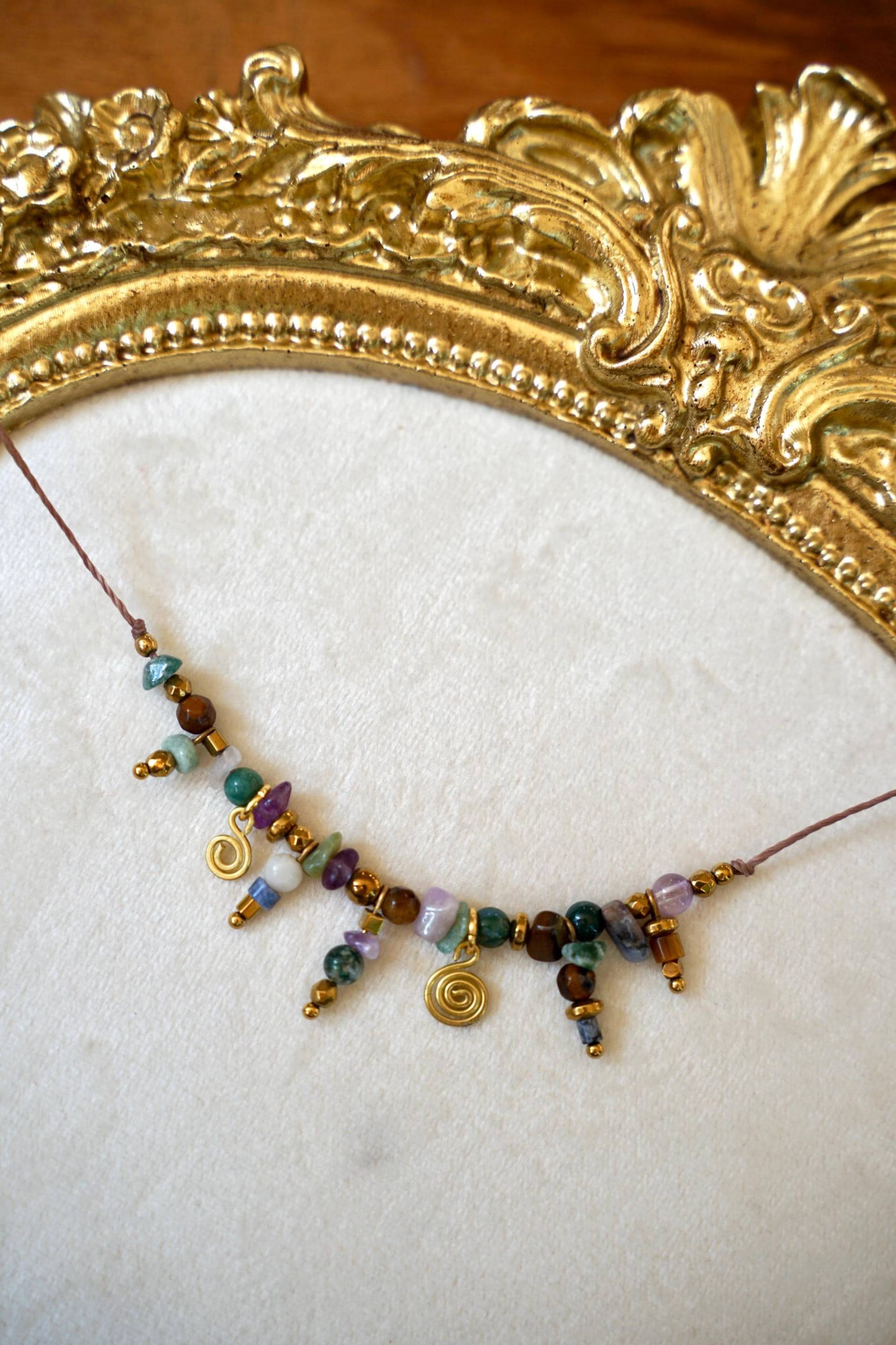 Elina Halskette - Boho Garn Mit Tigerauge, Achat & Messing, Spirale Unisex Schmuck, Handgemacht, Perfektes Geschenk, Geschenk Für Sie von MadebyAnnaJewelry