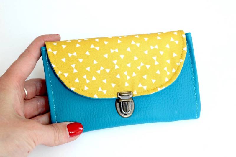 Frau Münze Halter Befestigt Kunstleder Blaue Ente Und Gelb Grün Stoff Dreiecke von MadebyClaireRainette