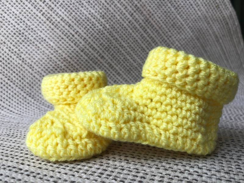 Gehäkelte Manschetten-Babyschuhe/Schuhe - Rolltop Babyschuhe Gehäkelte Manschetten-Babyschuhe/Schuhe - Rolltop Babyschuhe von MadebyDaniaboutique