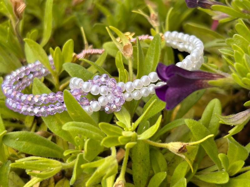 Perlenarmband Mit Lila Kristallperlen & Knotendetail von MadebyGog