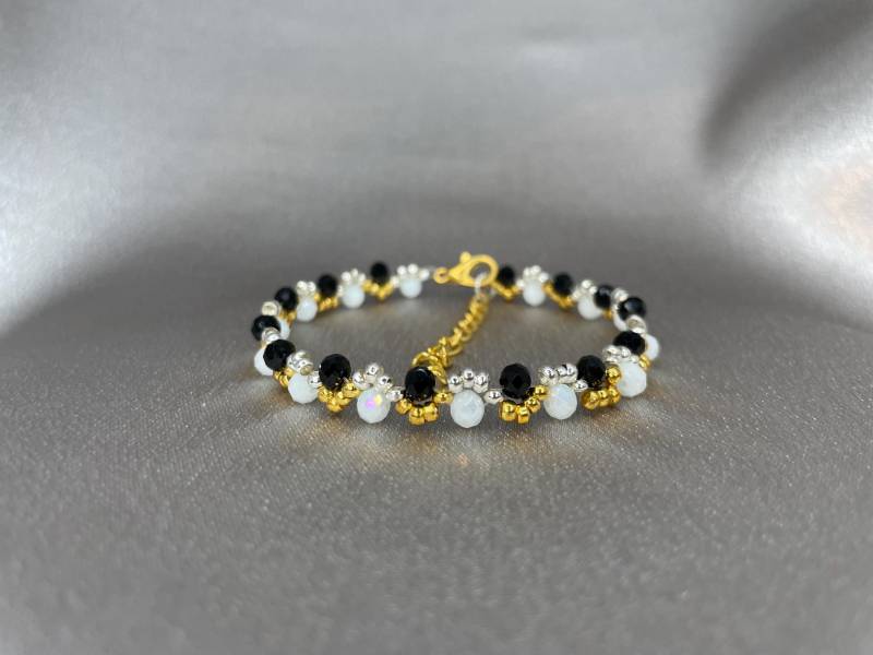 Schmuckset Schwarz Weiß Gold Silber Handgefertigte Perlenkette & Armband | Hochzeitsschmuck Set Oder Einzeln Erhältlich von MadebyGog