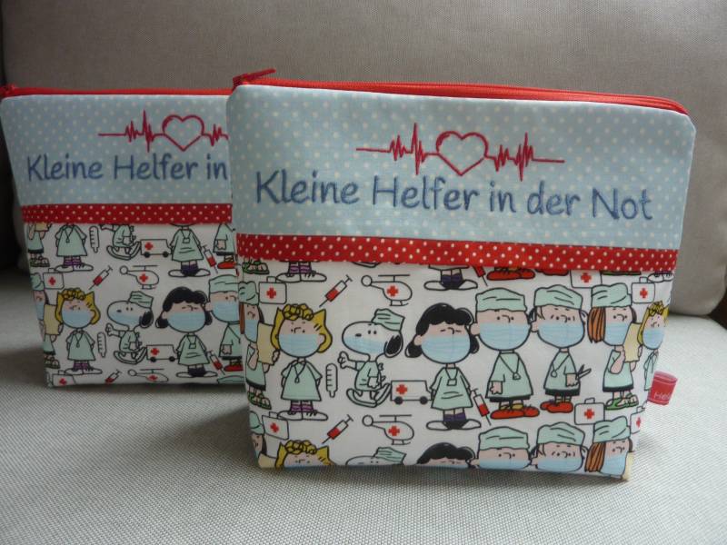 Kleine Helfer in Der Not Snoopy Charly Brown Und Family Kosmetiktasche Comic Krankenschwester Erste Hilfe von MadebyHeidiRohrmoser