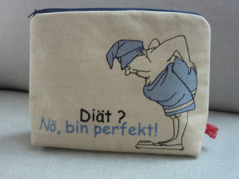 Kosmetiktasche Diät Nö Bin Perfekt Gestickter Text Frau Waage von MadebyHeidiRohrmoser