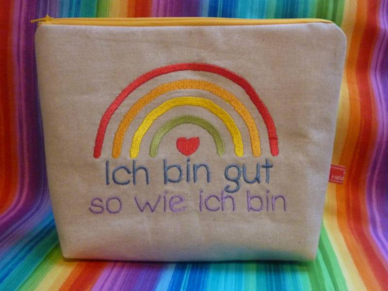 Kosmetiktasche Regenbogen Ich Bin Gut So Wie Ich von MadebyHeidiRohrmoser