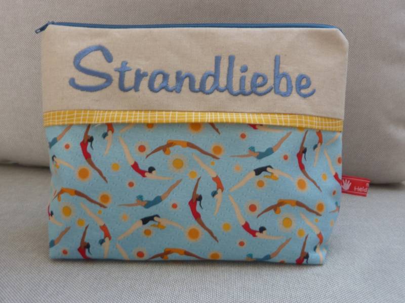 Maritime Kosmetiktasche Schwimmerinnen Navy Harbor Port Gestickter Text Strandliebe von MadebyHeidiRohrmoser