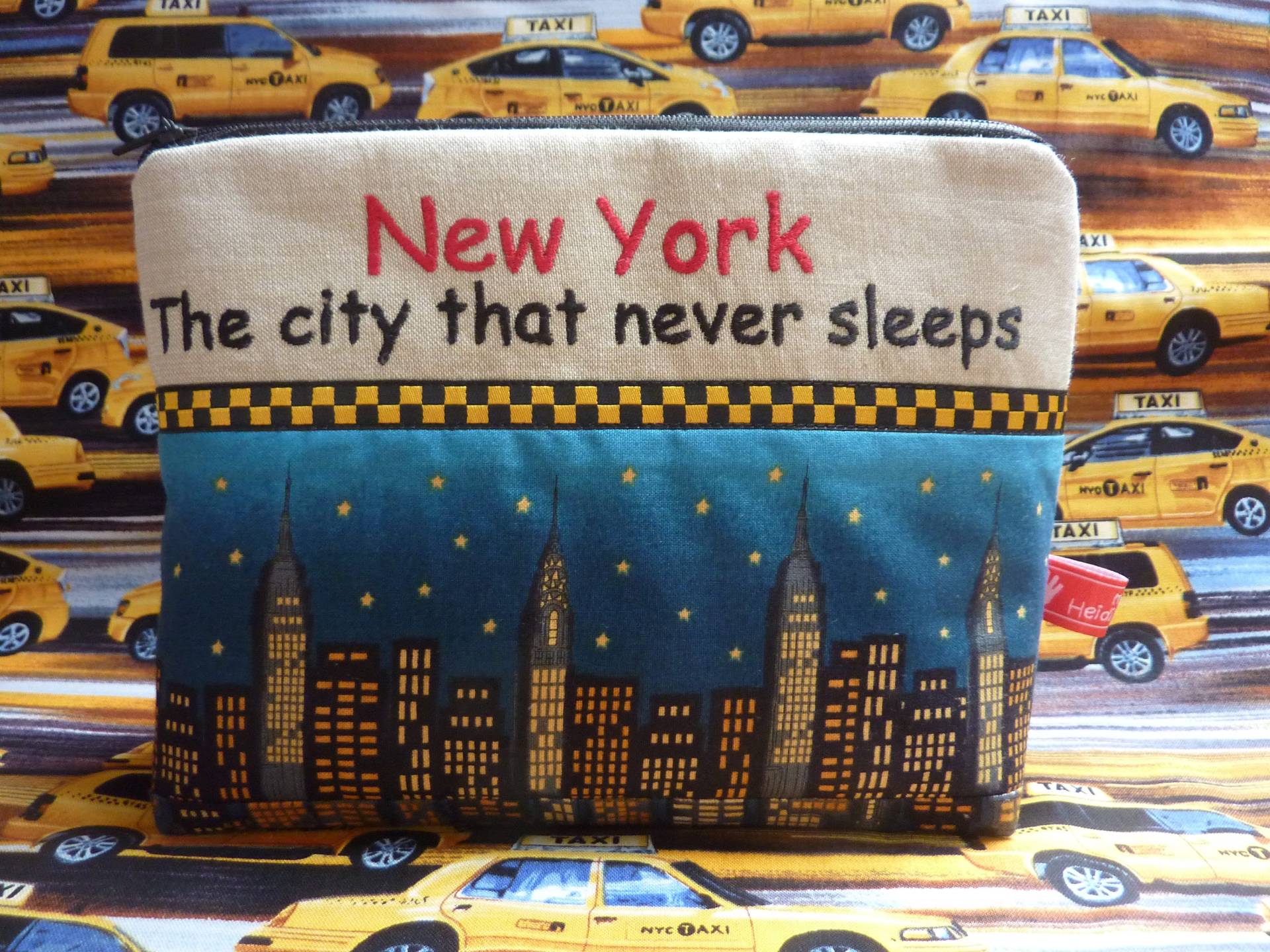 New York The City That Never Sleeps World Travelle Kosmetiktasche Weltenbummler Nachtlicht von MadebyHeidiRohrmoser