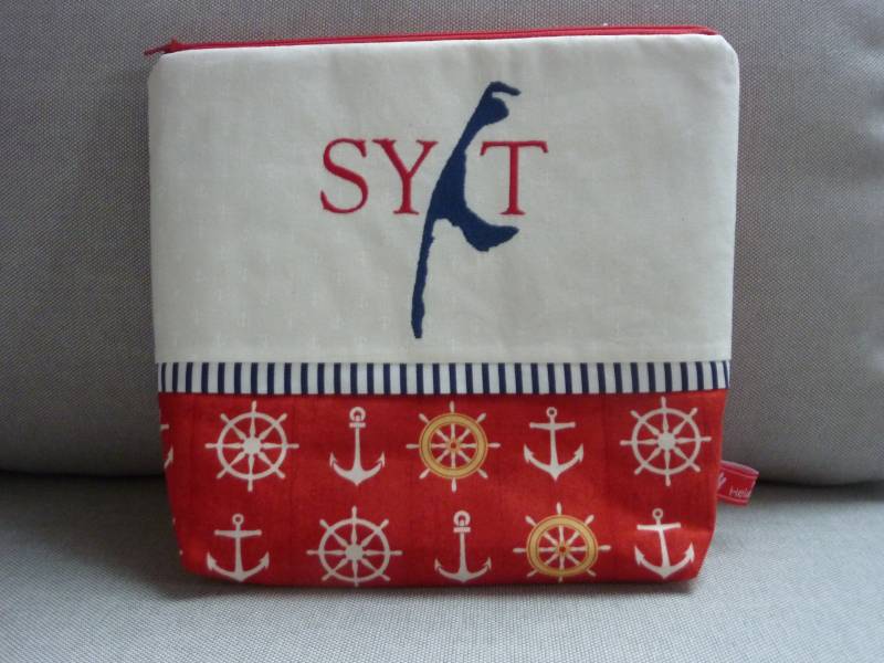 Sylt What Else Maritime Kosmetiktasche Möwen Insel Strandhaus Meer Ocean Navy Harbor Port Gestickter Text von MadebyHeidiRohrmoser