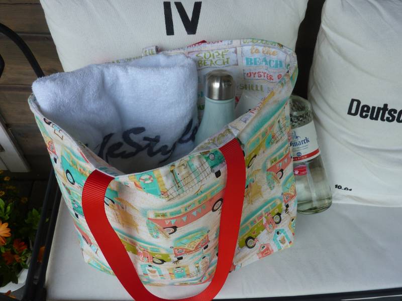 strandtasche Schultertasche Xl Projekttasche Happy Camper Surfer Beach von MadebyHeidiRohrmoser