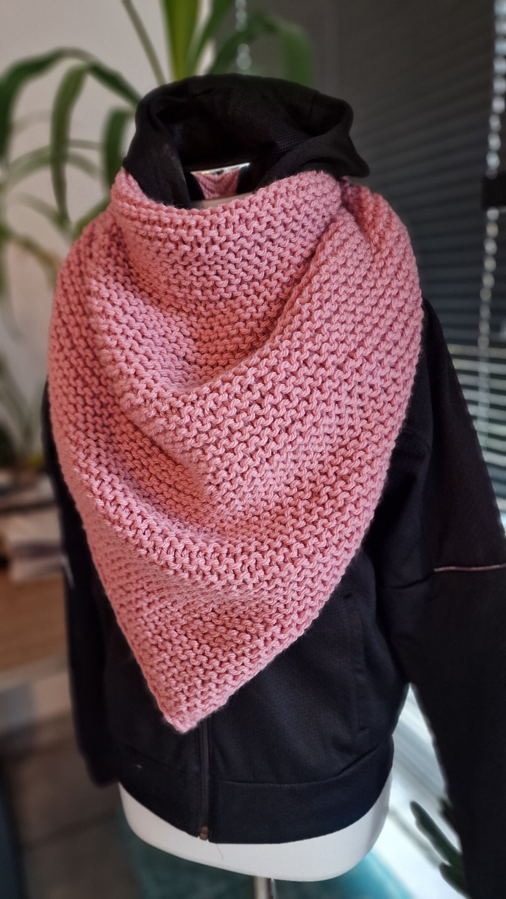 Kuschelweiches, Großes Dreieckstuch Gestrickt Kuschelweiches, Großes Dreieckstuch Gestrickt von MadebyLesa