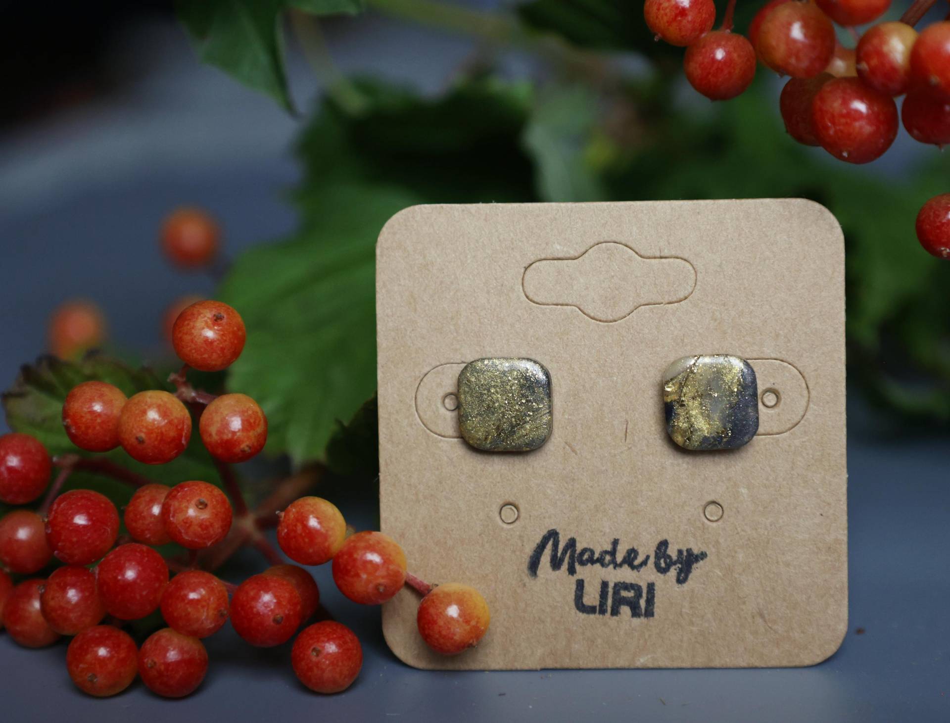Ohrstecker Klein Viereckig Gold/Schwarz | Vergoldetes 925 Sterling Silber Ohrstecker Klein Viereckig Gold/Schwarz | Vergoldetes 925 Sterling Silber von MadebyLiri