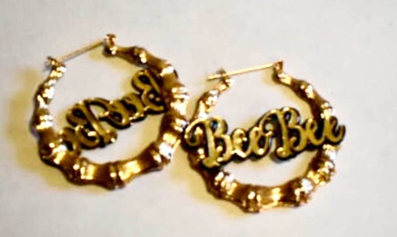 Kleine Personalisierte Name Bambus Ohrringe Kleine Personalisierte Name Bambus Ohrringe von MadebyManica