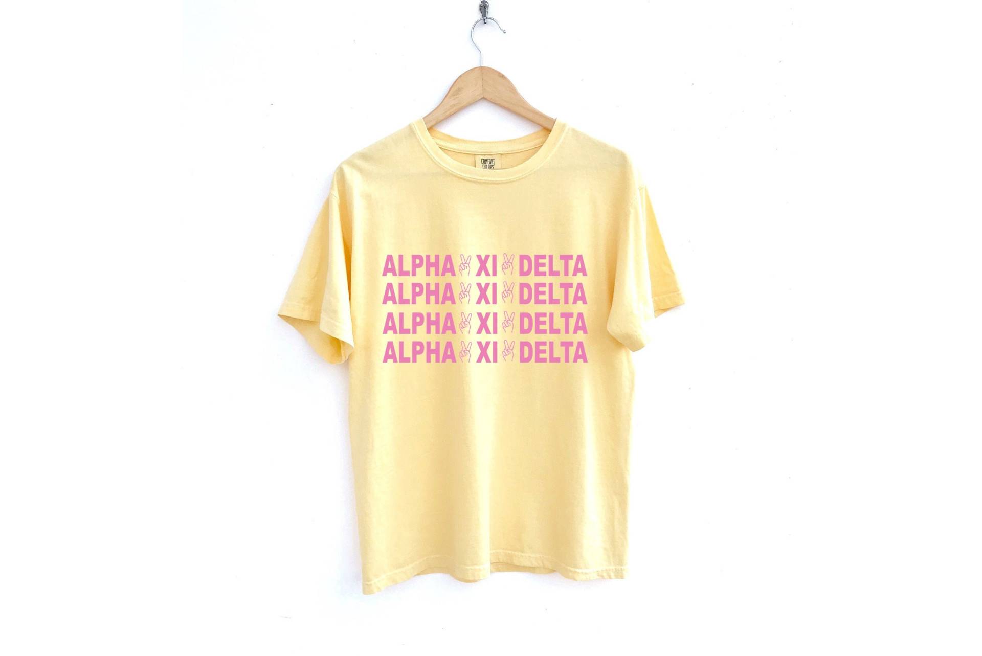 Alpha Xi Delta/Axid Rosa Und Gelb Peace Sorority Shirt Comfort Colors Butter von MadebyMollzShop