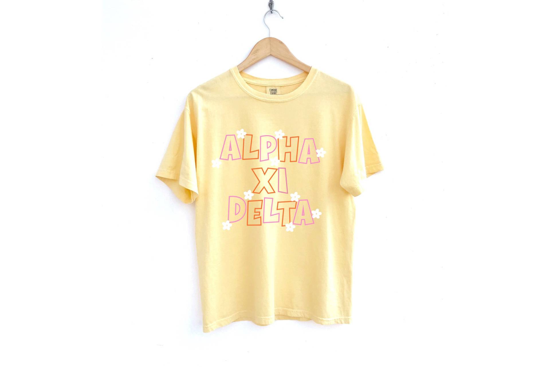 Alpha Xi Delta/Flower Power Sorority Shirt Comfort Colors Butter von MadebyMollzShop