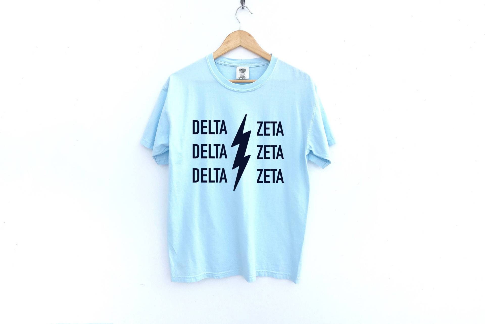 Delta Zeta/Bolting Out Sorority Shirt Comfort Colors Chambray von MadebyMollzShop