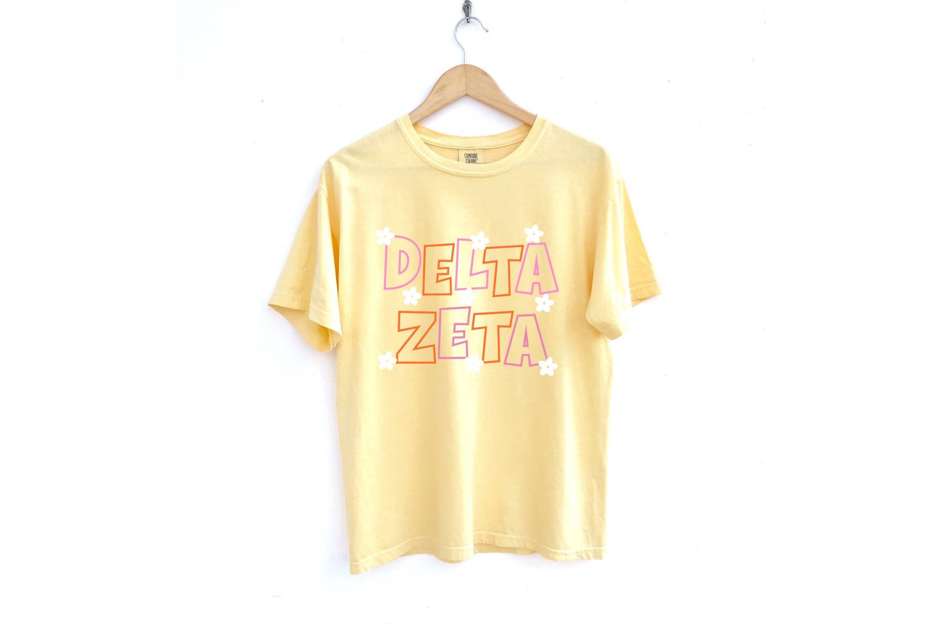 Delta Zeta/Flower Power Sorority Shirt Comfort Colors Butter von MadebyMollzShop