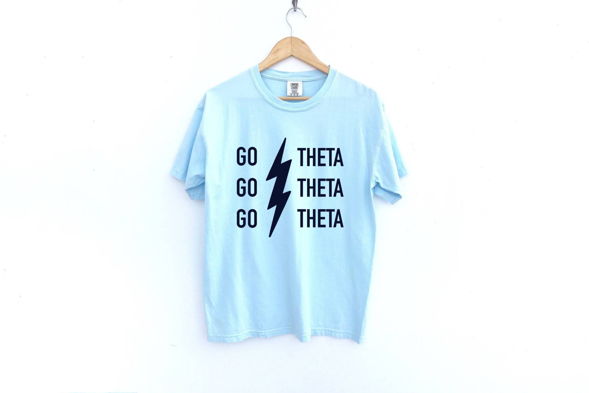 Kappa Alpha Theta/Go Bolting Out Sorority Shirt Comfort Colors Chambray von MadebyMollzShop