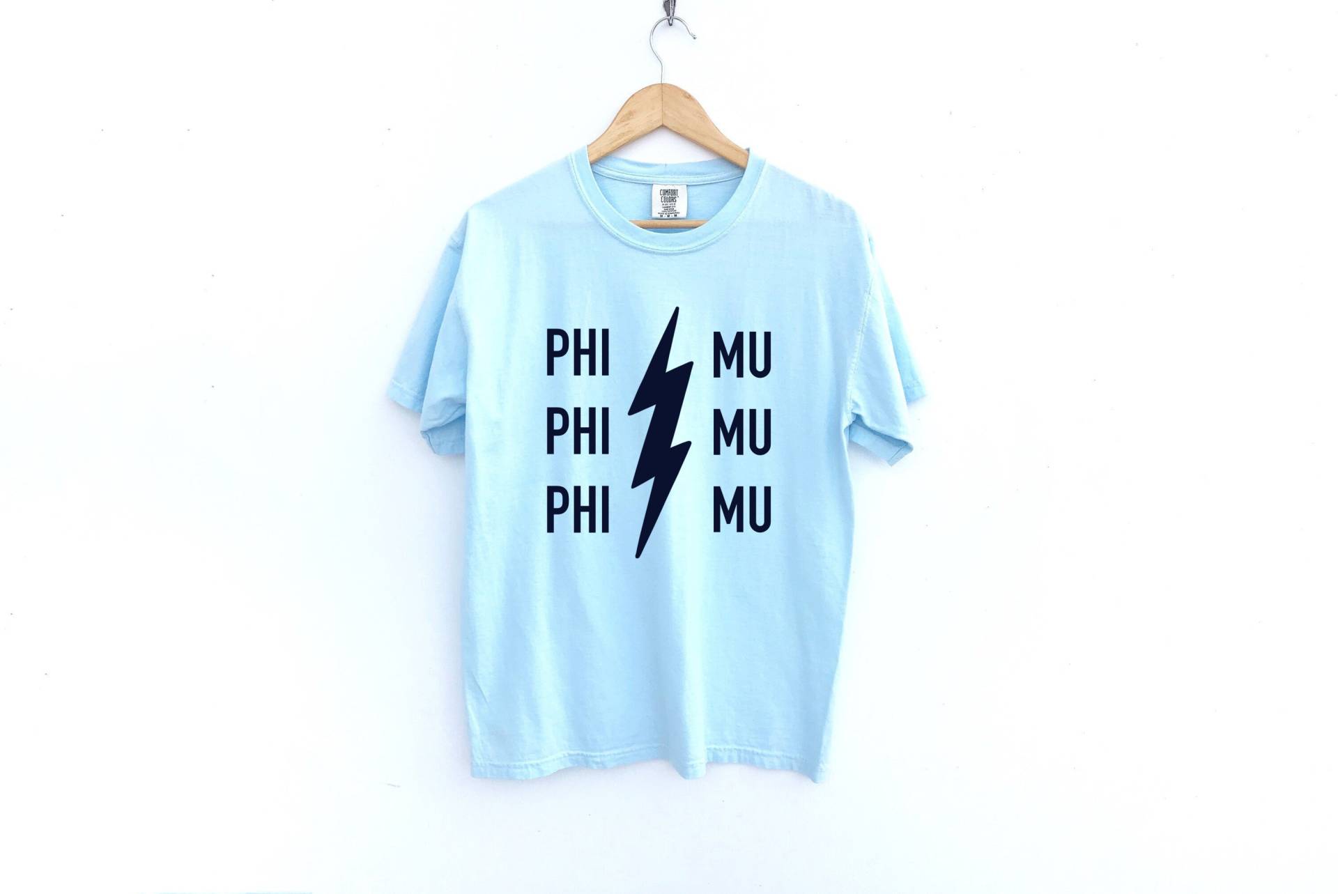 Phi Mu/Bolting Out Sorority Shirt Comfort Colors Chambray von MadebyMollzShop