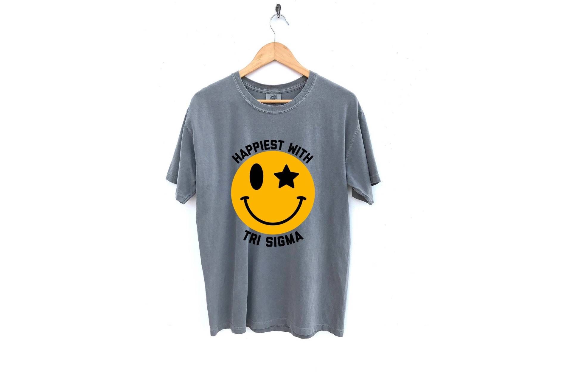 Tri Sigma/Glücklichstes Mit Sorority Shirt Smiley Face Comfort Colors Grey von MadebyMollzShop