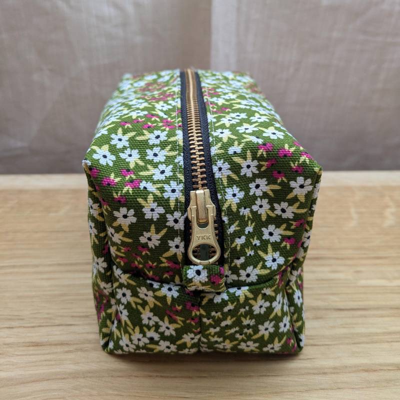 Handmade Boxy Bag Made Of Canvas | Green Flowers Large Cosmetic Square Toiletry Women Make Up Storage Gift von MadebyMonaAtelier