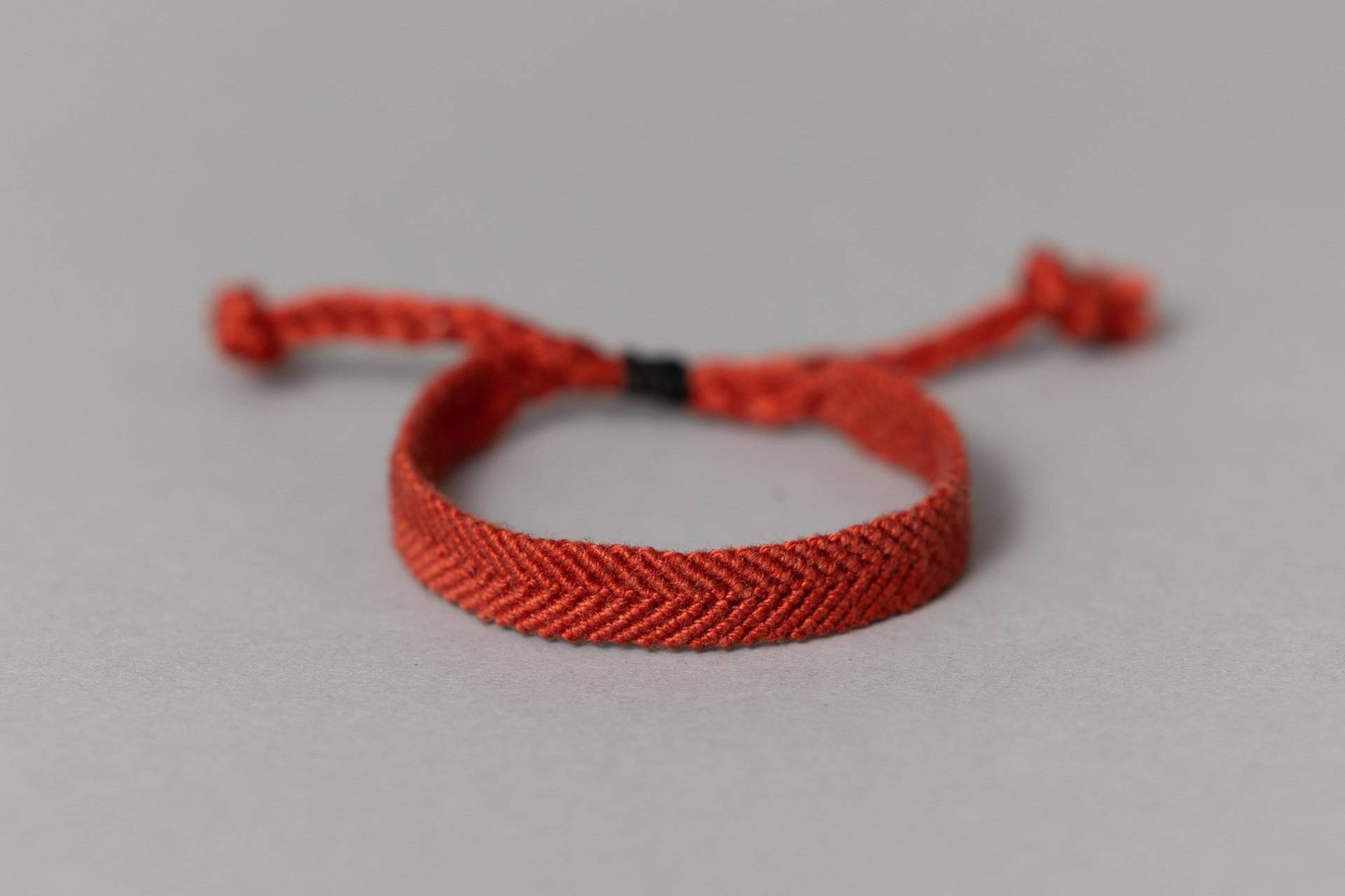 Handgefertigtes Verstellbares Freundschaftsarmband, Geflochtenes Baumwollarmband, Boho Style, Unisex, Schmuck, Hippie, Makramee, Geschenk Handgefertigtes Verstellbares Freundschaftsarmband, Geflochtenes Baumwollarmband, Boho Style, Unisex, Schmuck, Hippie, Makramee, Geschenk von MadebyNegin
