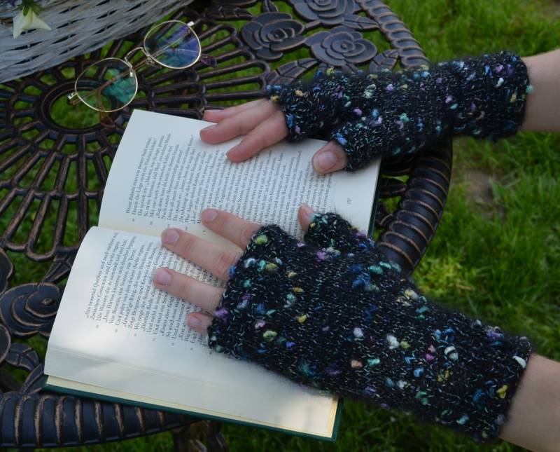 Stulpen Pulswärmer Armstulpen Wolle Handwärmer Winter Strick Damen, Gr. S, M, Geschenkideen Handstulpen Fingerlose Handschuhe von MadebyRewda